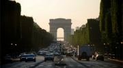 Paris, ChampsElysées, Piéton