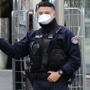 policiers, masques, coronavirus