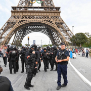 lice, Tour Eiffel, ménage, bonneteau, vendeurs