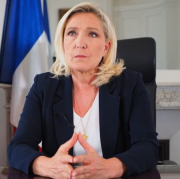 Marine Le Pen, assistants procès, tribunal, inéligible